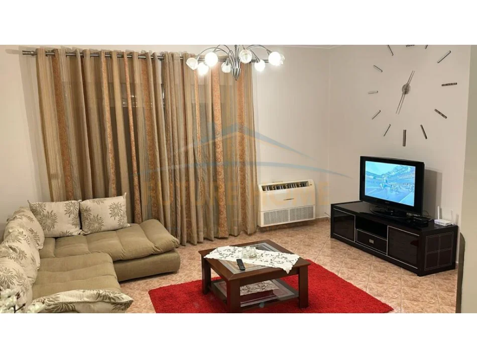 Tirane, jepet me qera apartament 3+1+2 Kati 2, 120 m² 800 € (SHKOLLA E BALETIT)