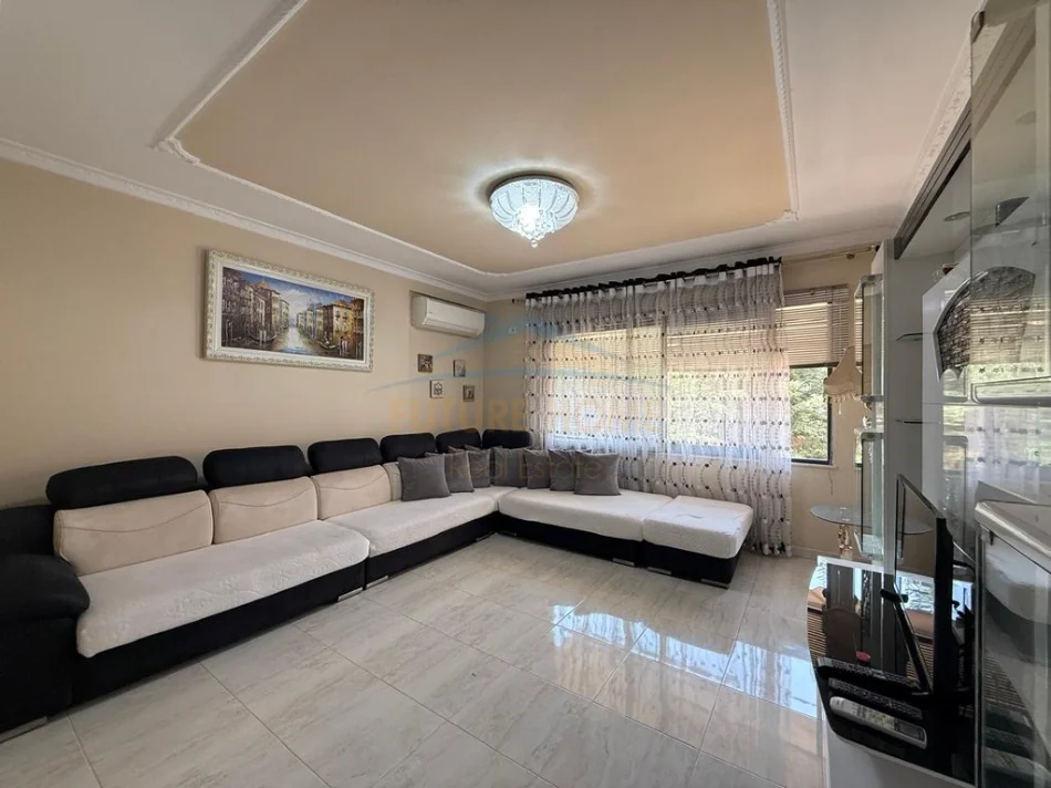 Tirane, jepet me qera apartament 2+1+2 Kati 2, 117 m² 550 € (BULEVARDI MIGJENI , Astir)