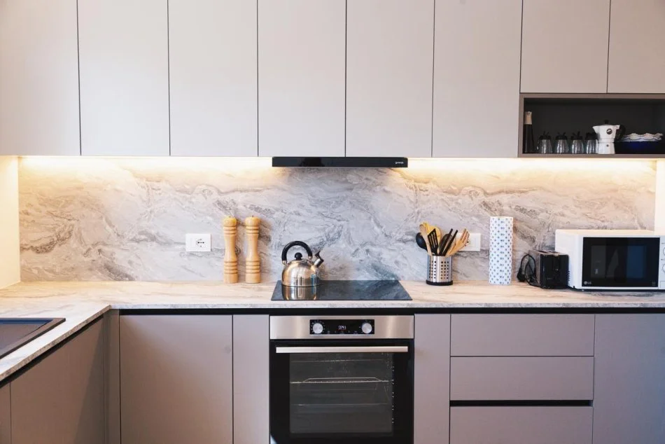 Tirane, jepet me qera apartament 2+1+Ballkon Kati 13, 114 m² 1.200 € (Ish Ekspozita)