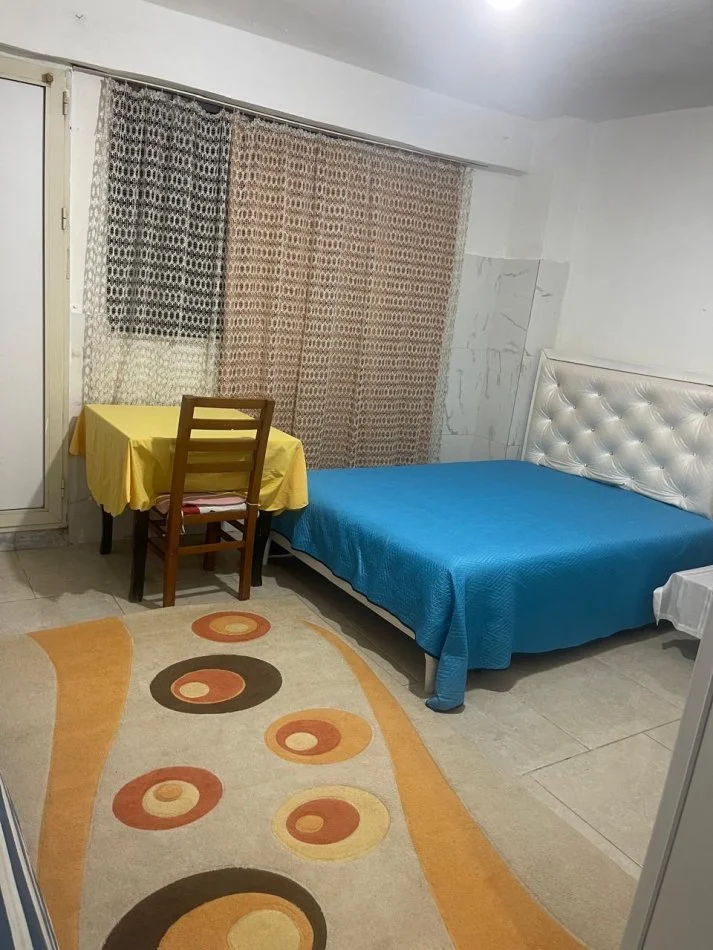 Tirane, jepet me qera garsonier 1+1 Kati 0, 180 € (Loni Ligori)
