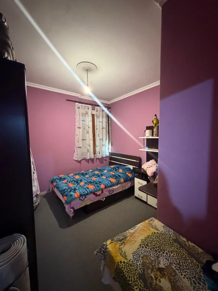 Tirane, jepet me qera apartament 2+1+Ballkon Kati 3, 95 m² 420 € (Apartament 2+1+2 Per Qera Prane Casa Italia I Mobiluar)