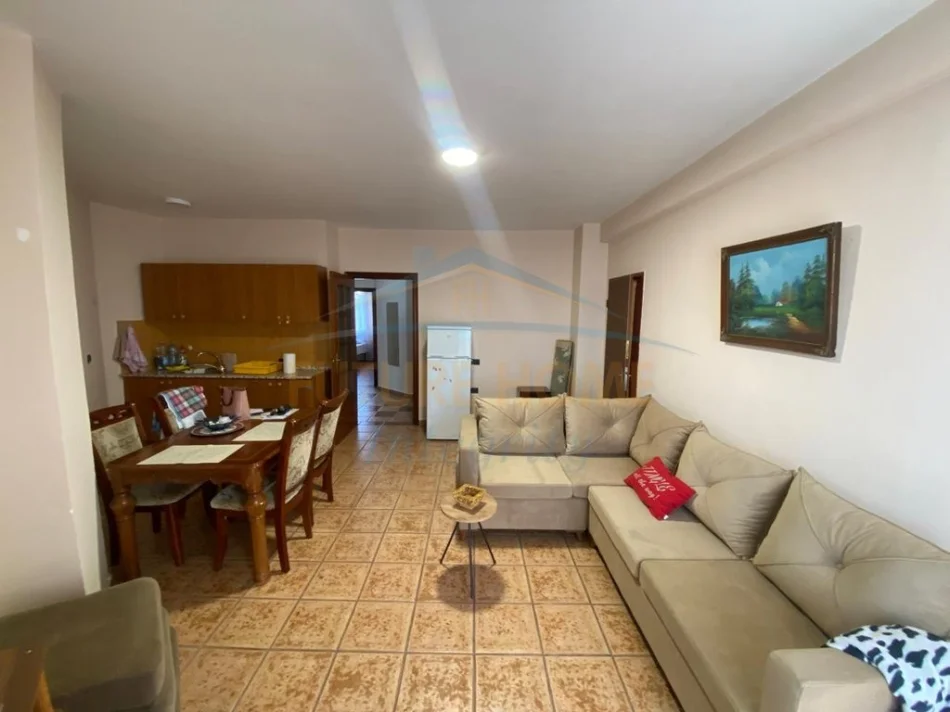 Tirane, jepet me qera apartament 1+1 Kati 3, 450 € 