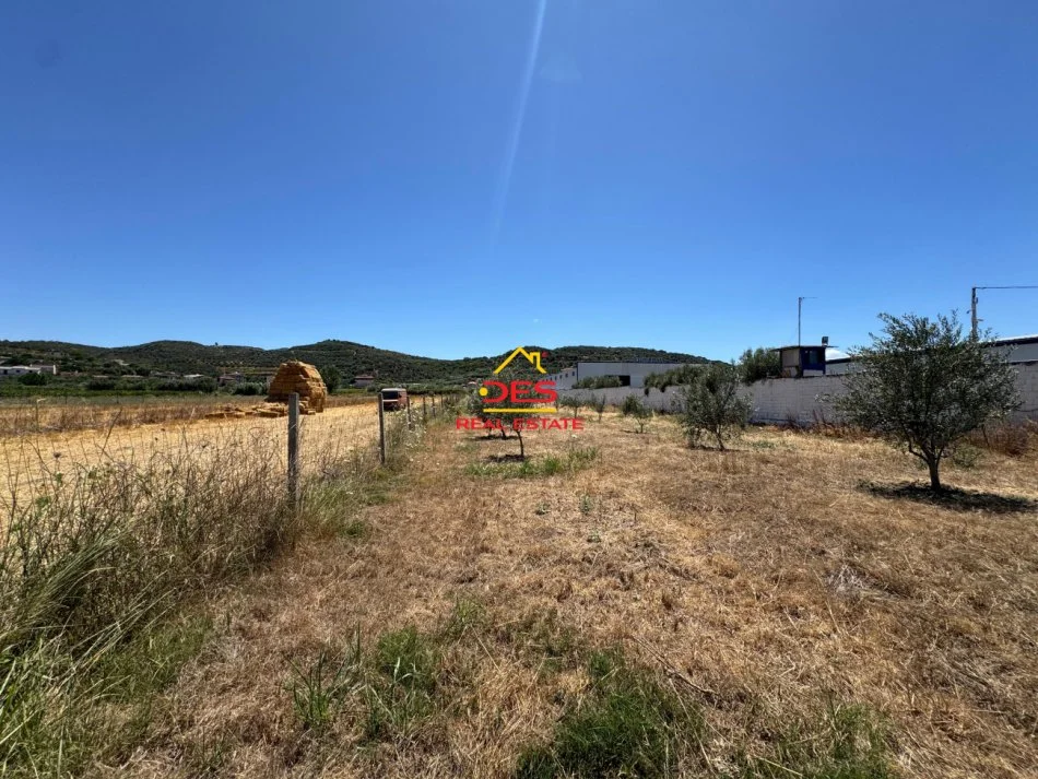 Vlore, shitet toke , 2.720 m² (Skrofotinë)