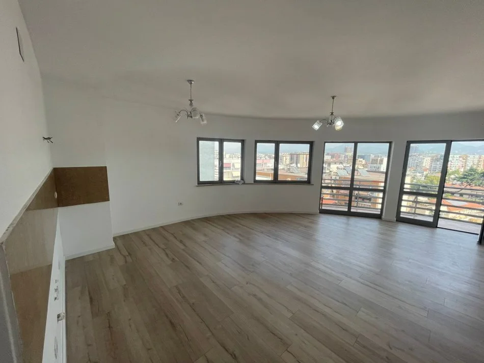 Tirane, jepet me qera apartament 1+1 Kati 1, 77 m² 500 € (Astir)