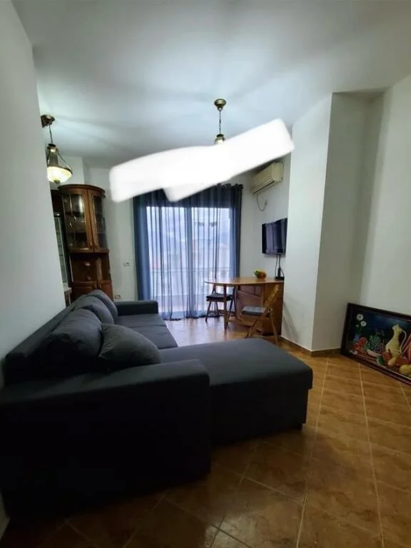 jepet me qera Kati 4, 550 €