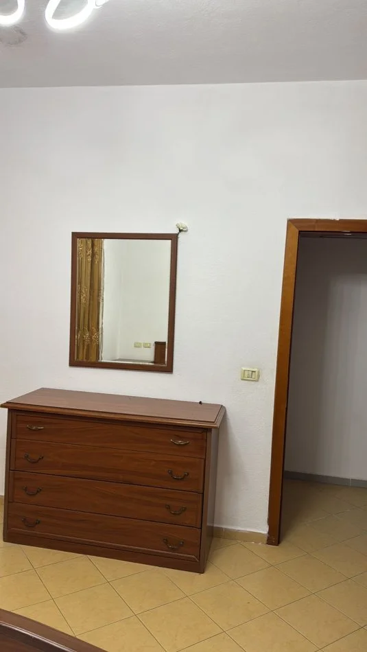 Tirane, jepet me qera apartament Kati 2, 350 € (Don Bosko pas Fiordi di Bosko)