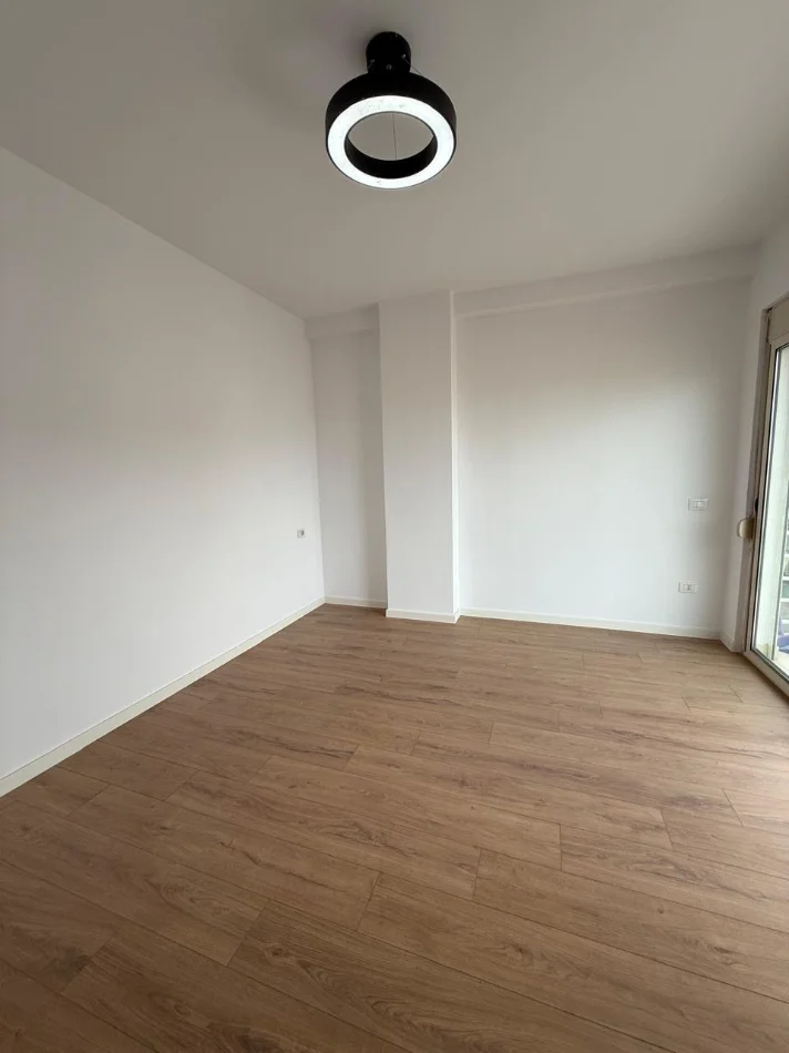 Tirane, shitet apartament 2+1 , 92 m² 175.000 € (Eleonora)