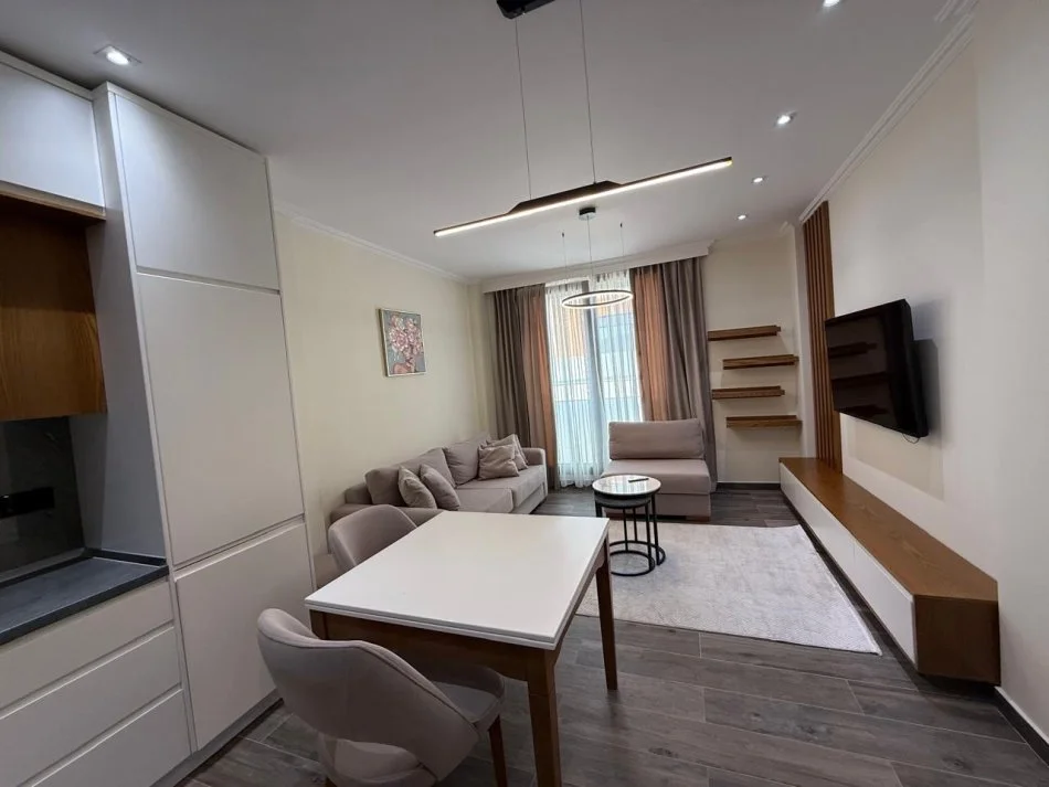 Shqiperi, jepet me qera apartament 1+1 Kati 2, 75 m² 750 € (Teg)