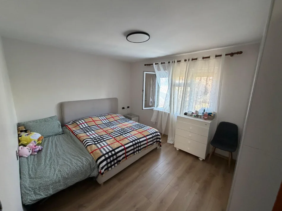 Tirane, shitet apartament 2+1 , 81 m² 150.000 € (Prane Fushes)