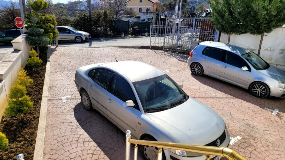 Tirane, jepet me qera apartament 1+1+Ballkon Kati 1, 55 m² 280 € (Sauk i Vjeter)