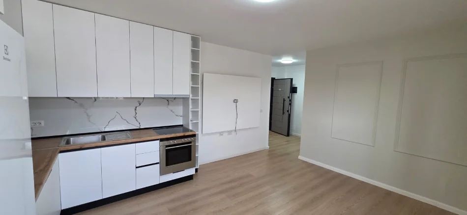 Tirane, jepet me qera apartament 2+1 Kati 7, 115 m² 500 € (Kombinat)