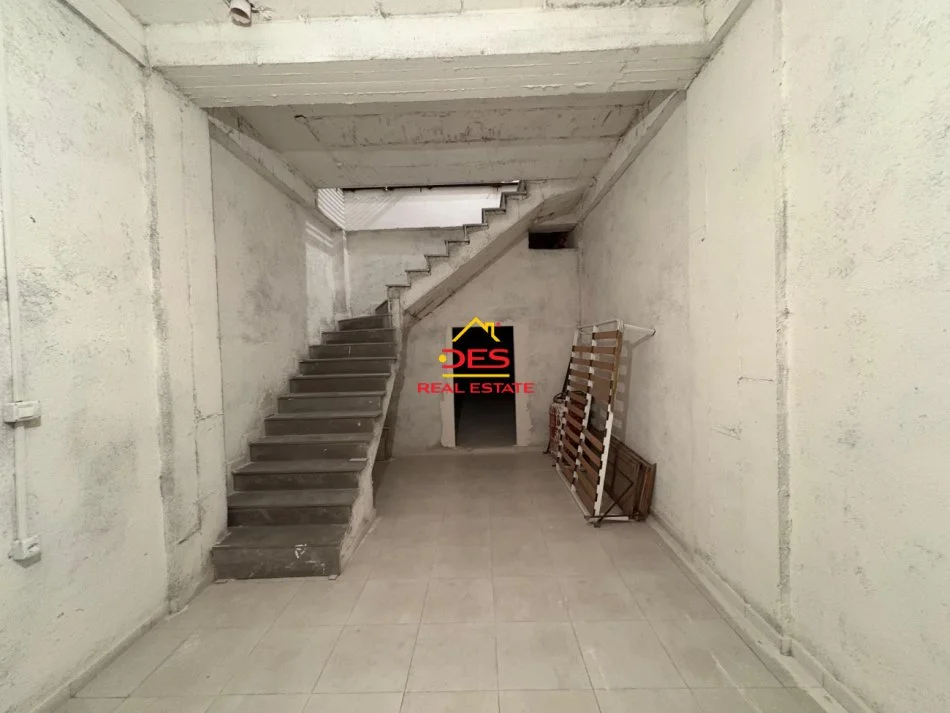 Vlore, shitet ambjent biznesi Kati 0, 140 m² 195.000 € (Bulevardi Ismail Qemali)