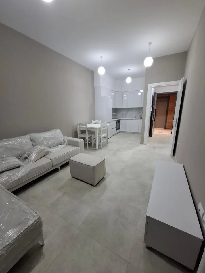 Tirane, jepet me qera apartament 1+1 Kati 6, 58 m² 600 € (Rruga e kavajes)