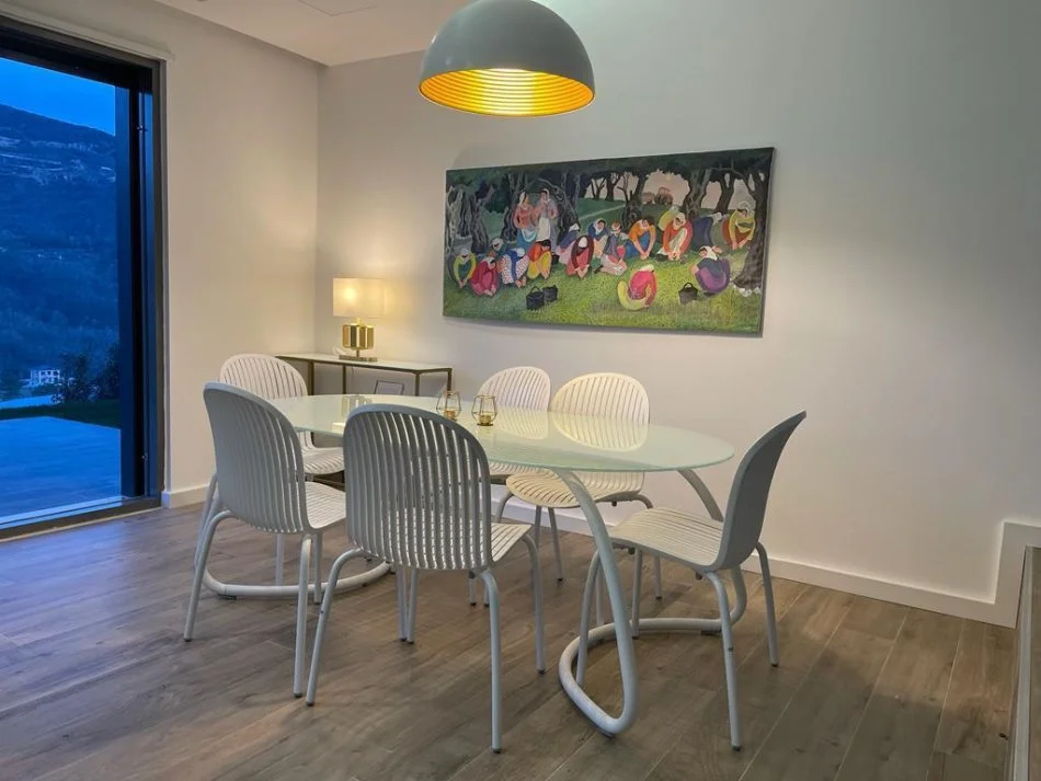 Tirane, jepet me qera apartament 3+1+Ballkon , 202 m² 2.000 € (Olive Grove Residence Mullet)