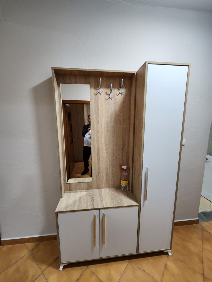 Tirane, jepet me qera apartament 2+1 Kati 2, 80 m² 500 € (ish parku i autobuzave)