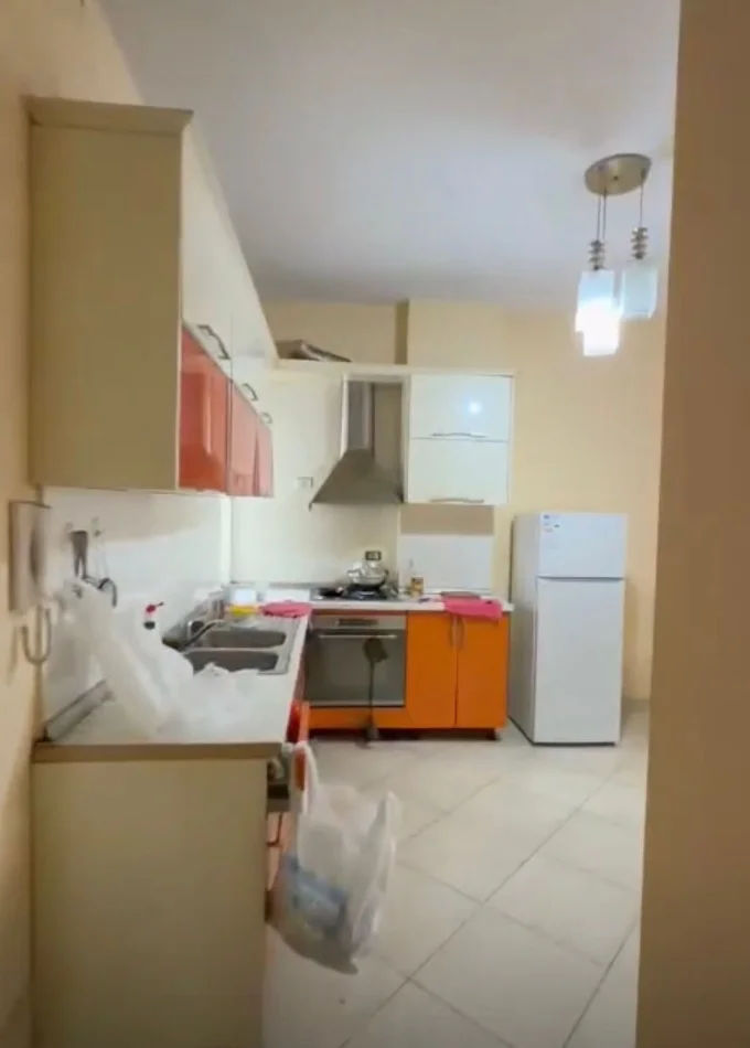 Tirane, shitet apartament 2+1 , 124.000 € (Kastriotet)