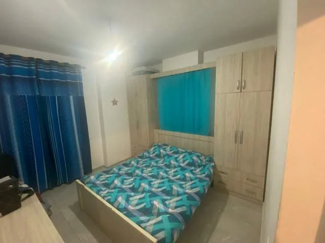 Tirane, jepet me qera apartament 1+1+BLK Kati 5, 55 m² 400 Euro (Laprak)