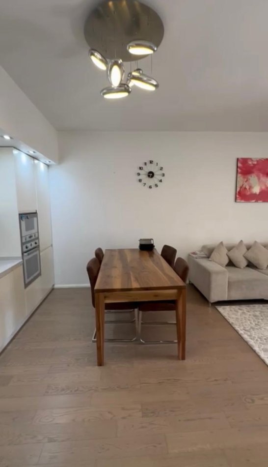 Tirane, jepet me qera apartament 1+1+Ballkon Kati 3, 70 m² 650 € (Liqeni i Thate)