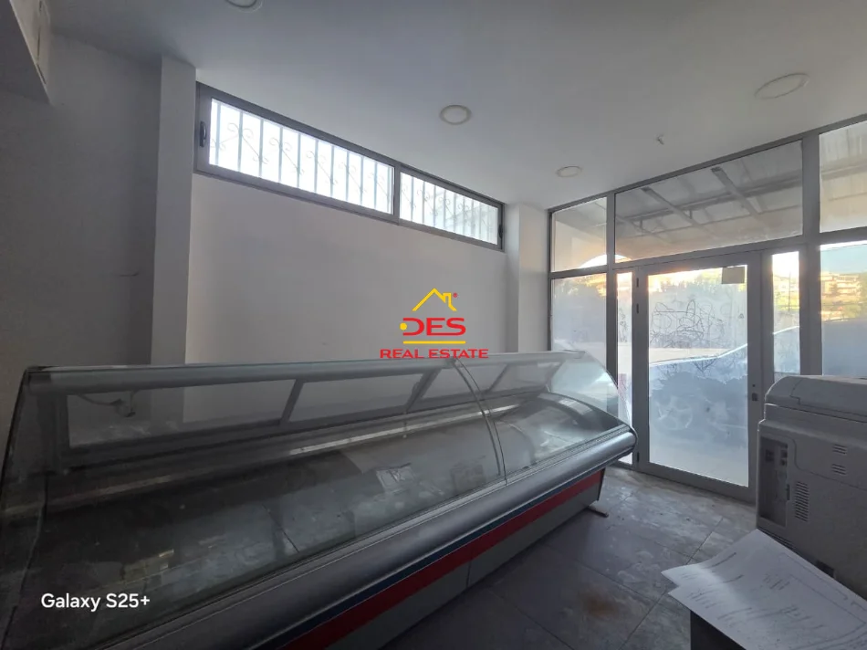 Vlore, shitet ambjent biznesi Kati 0, 162 m² 170.000 € (Rruga Sulejman Delvina)
