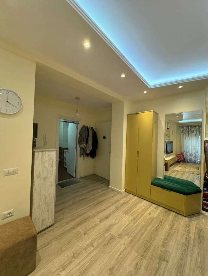 Tirane, jepet me qera apartament 1+1 Kati 6, 75 m² 850 € (Komuna e Parisit)