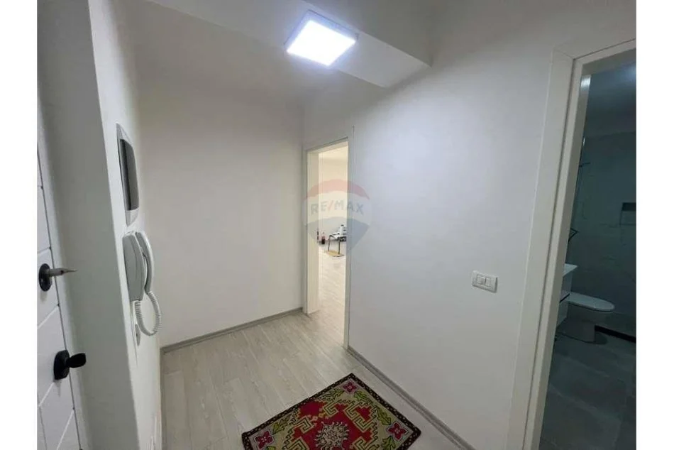 jepet me qera , 91 m² 100.000 € (Zyre me qira, Sheshi Willson)