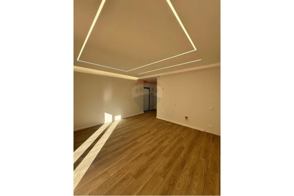 shitet , 68 m² 125.000 € (Shitet apartament 1 + 1 Kodra Diellit)