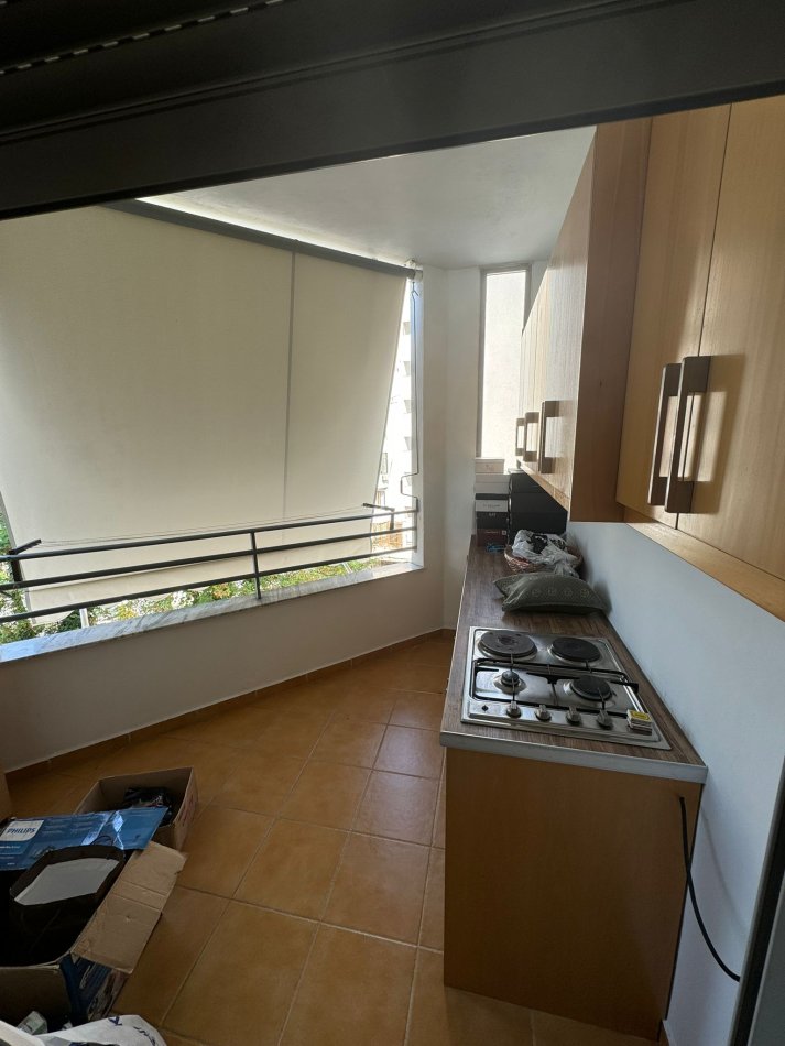 Tirane, jepet me qera apartament Kati 3, 100 m² 400 € (Fresku, Thesari)
