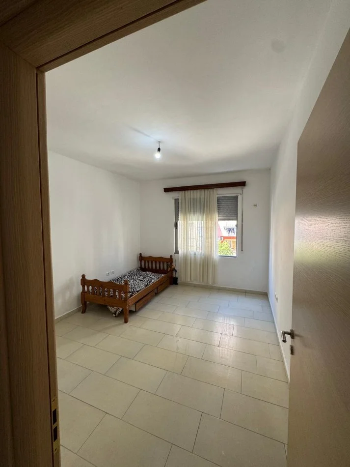 Tirane, jepet me qera apartament 2+1+Ballkon Kati 2, 100 m² 350 € (Astir prane Arc Hotel)