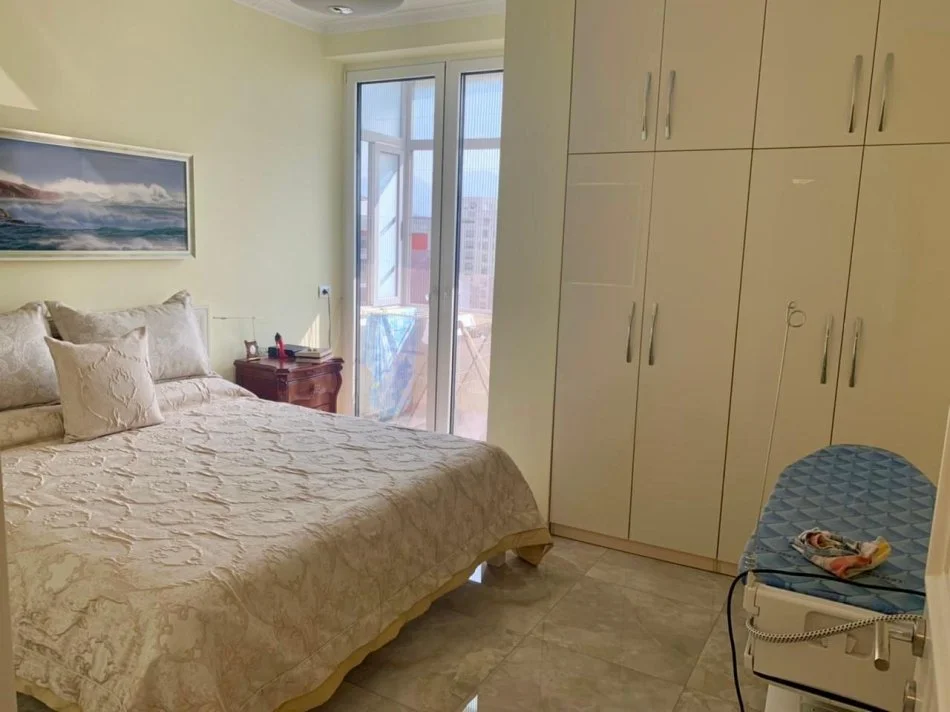 Tirane, jepet me qera apartament 2+1+Ballkon Kati 6, 73 m² 550 € (Rruga Ndre Mjeda)