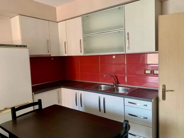 Tirane, jepet me qera apartament 1+1 Kati 4, 50 m² 370 € (ALLIAS)