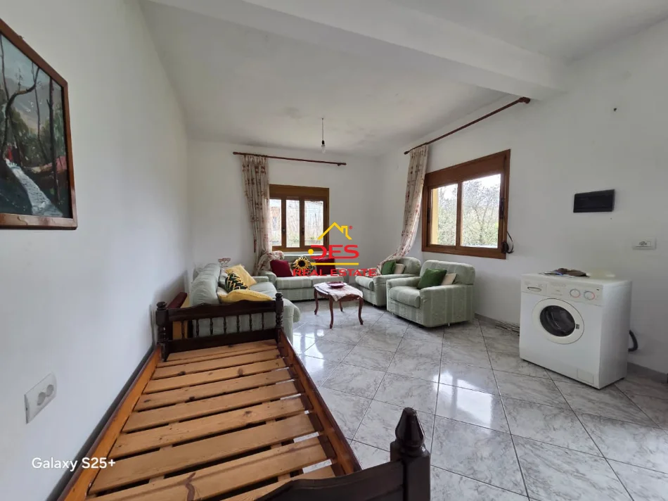 Vlore, jepet me qera shtepi 2+1+Ballkon Kati 0, 110 m² 450 € (Rruga Reshat Osmani)