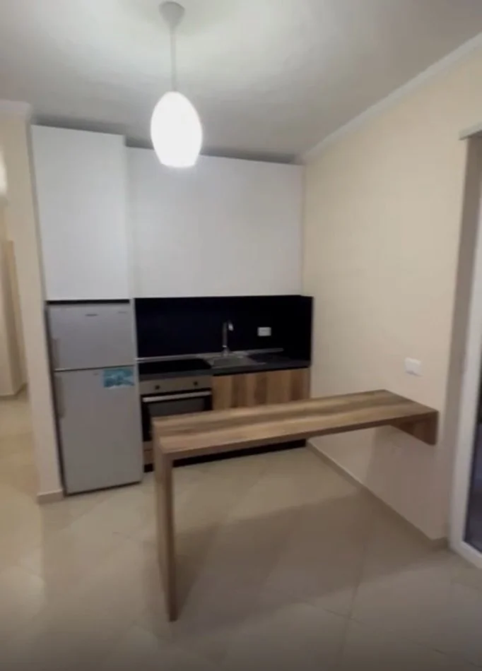 Shqiperi, jepet me qera apartament 1+1 Kati 8, 70 m² 520 € (Astir)