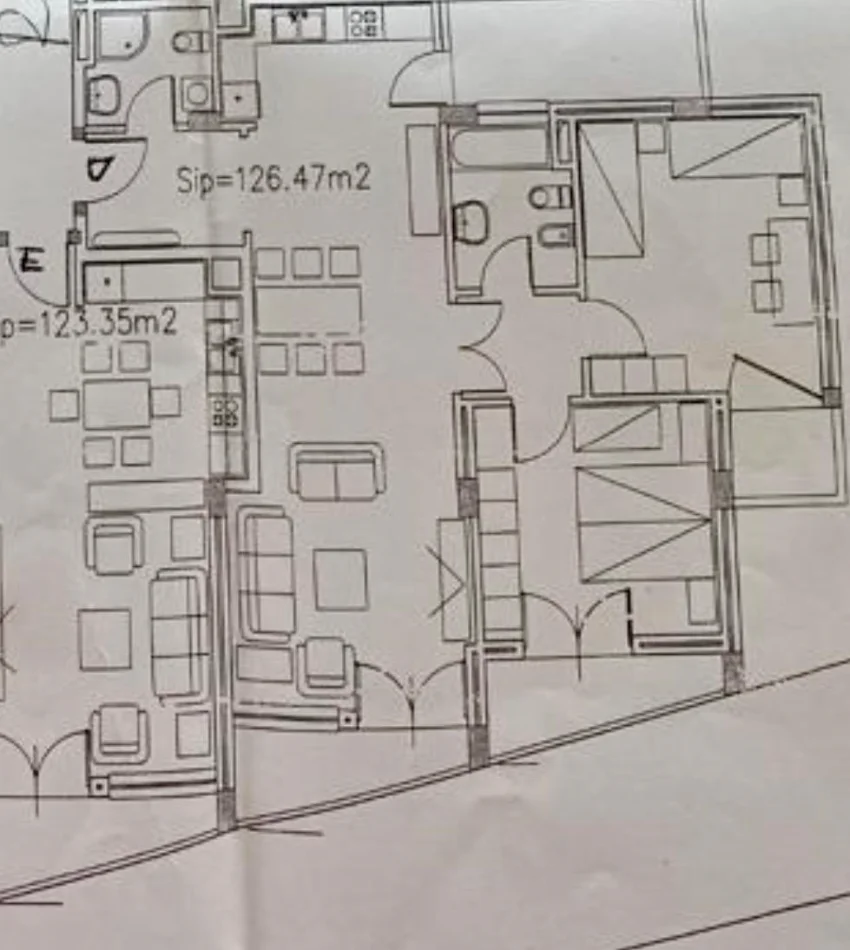 Tirane, shitet apartament 2+1 Kati 2, 126 m² 250.000 € (Mbikalimi Kristalit)