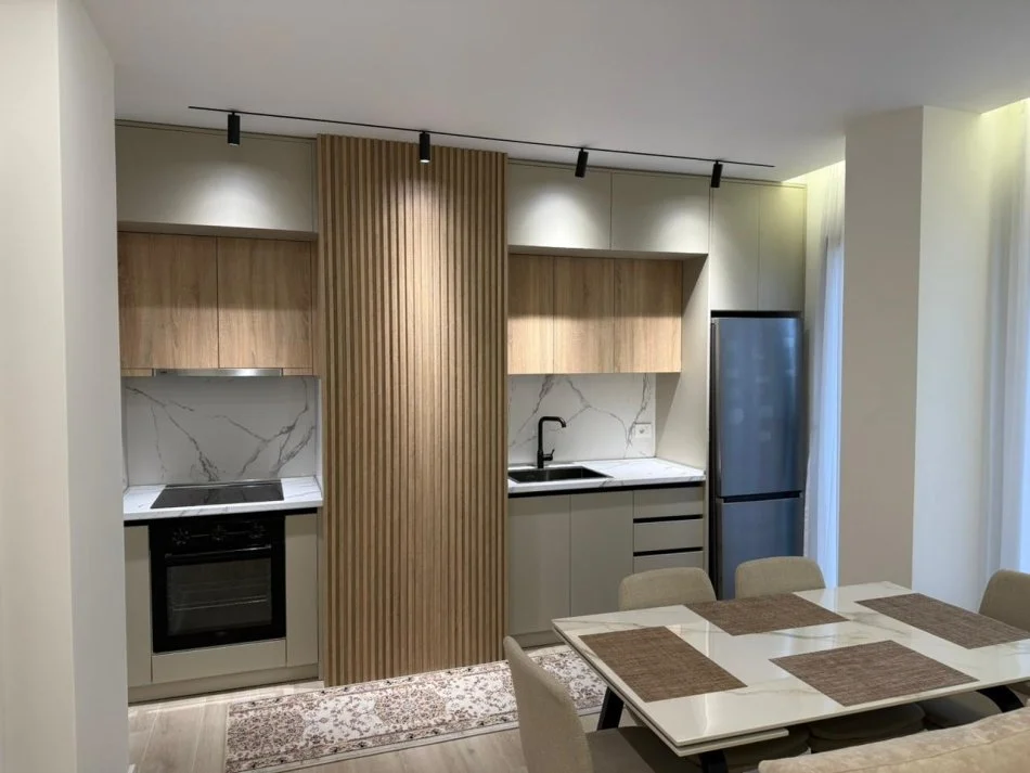 Tirane, jepet me qera apartament 1+1 Kati 5, 60 m² 700 € 