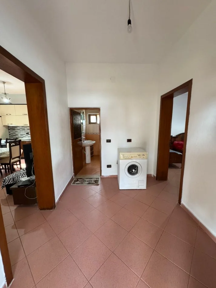 Durres, jepet me qera apartament 1+1+Ballkon Kati 2, 300 € 