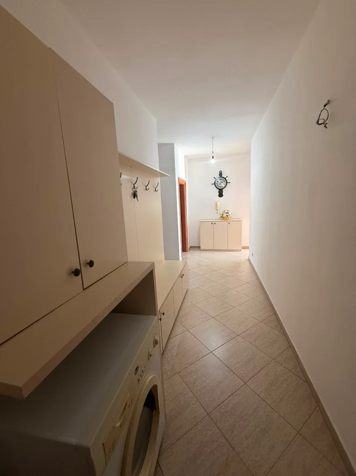 Durres, Jepet me Qera apartament 2+1+Ballkon Kati 8, 80 m²