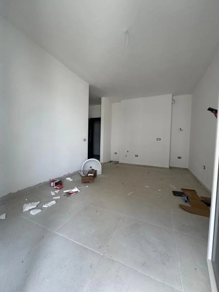 Tirane, shitet apartament 1+1 Kati 3, 54 m² 67.000 € (Univers City)