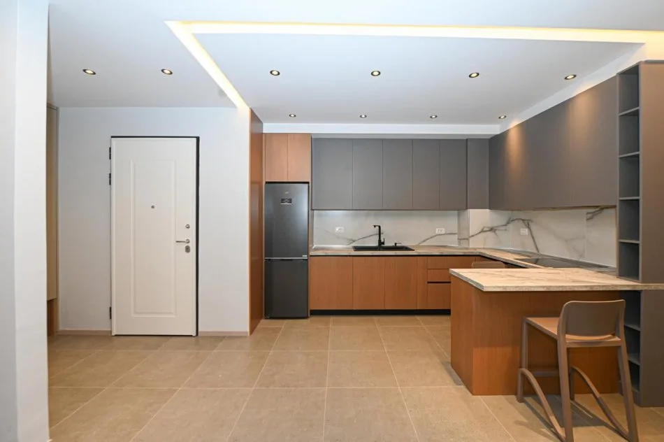 Tirane, jepet me qera apartament 2+1+Ballkon Kati 6, 110 m² 1.500 € (Kompleksi Delijorgji)