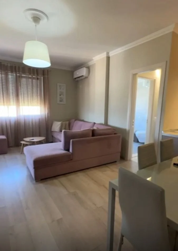 Tirane, jepet me qera apartament 1+1 Kati 3, 68 m² 600 € (Liqeni i Thate - pas Radisonit)