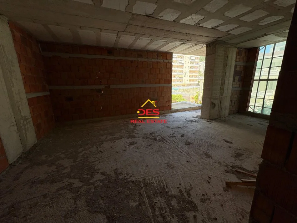 Vlore, shitet apartament 2+1+Ballkon Kati 2, 97 m² (Lungomare, Vlorë)