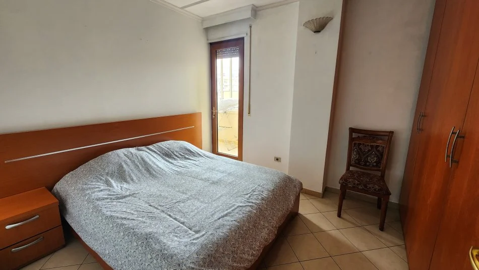 Tirane, jepet me qera apartament 1+1 Kati 6, 60 m² 500 € (Rruga e Barrikadave)