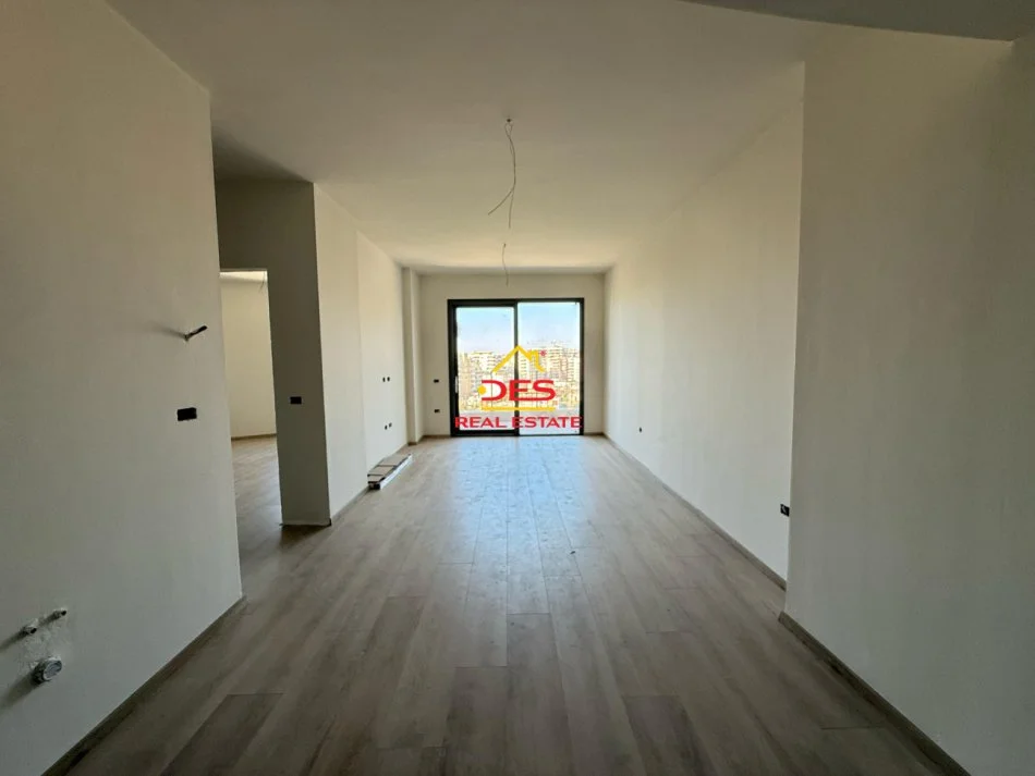 Vlore, shitet apartament 1+1+Ballkon Kati 3, 73 m² (Rruga dhimitër Konomi)