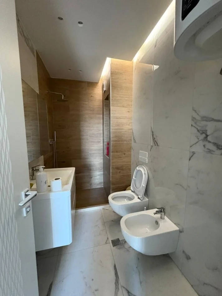 Tirane, shitet apartament 2+1 , 110 m² 299.000 € 