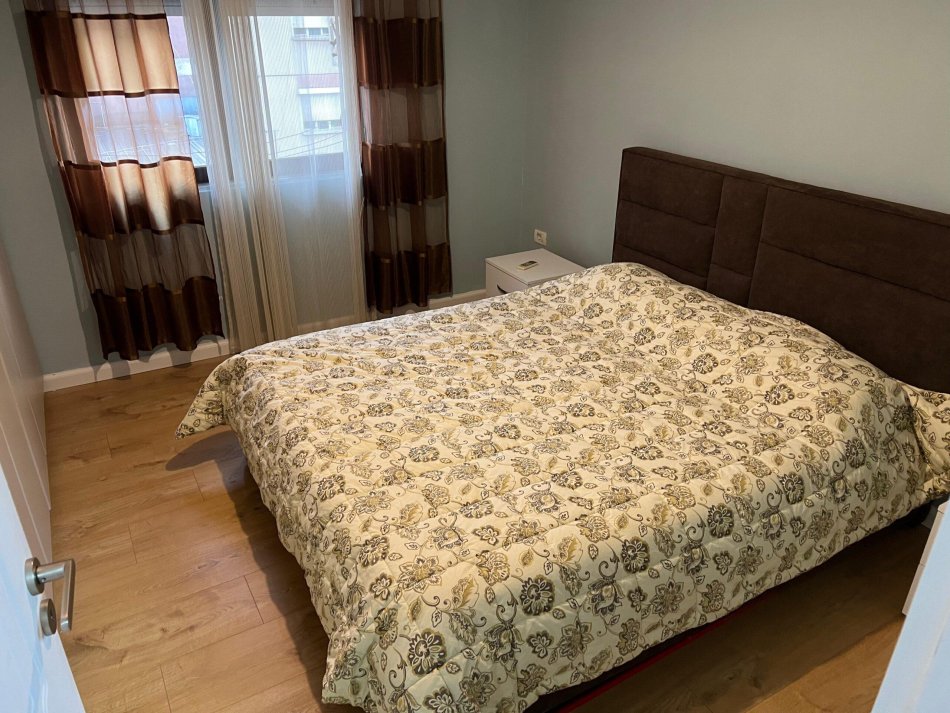 Tirane, jepet me qera apartament 1+1 Kati 4, 65 m² 500 € 