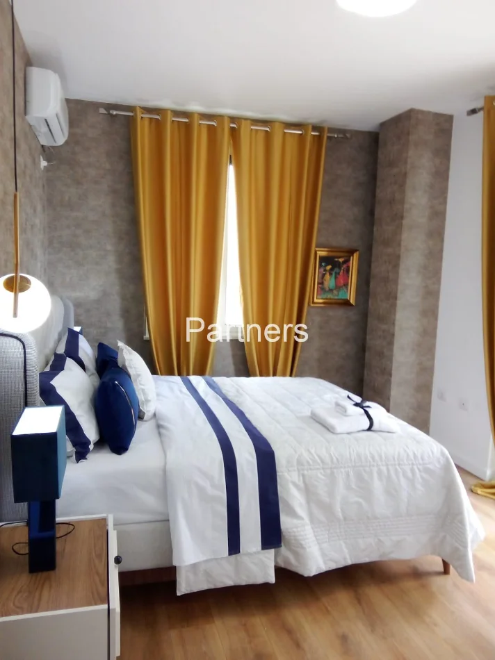 Tirane, jepet me qera apartament 1+1 Kati 5, 76 m² 800 € (mozaiku i tiranes)