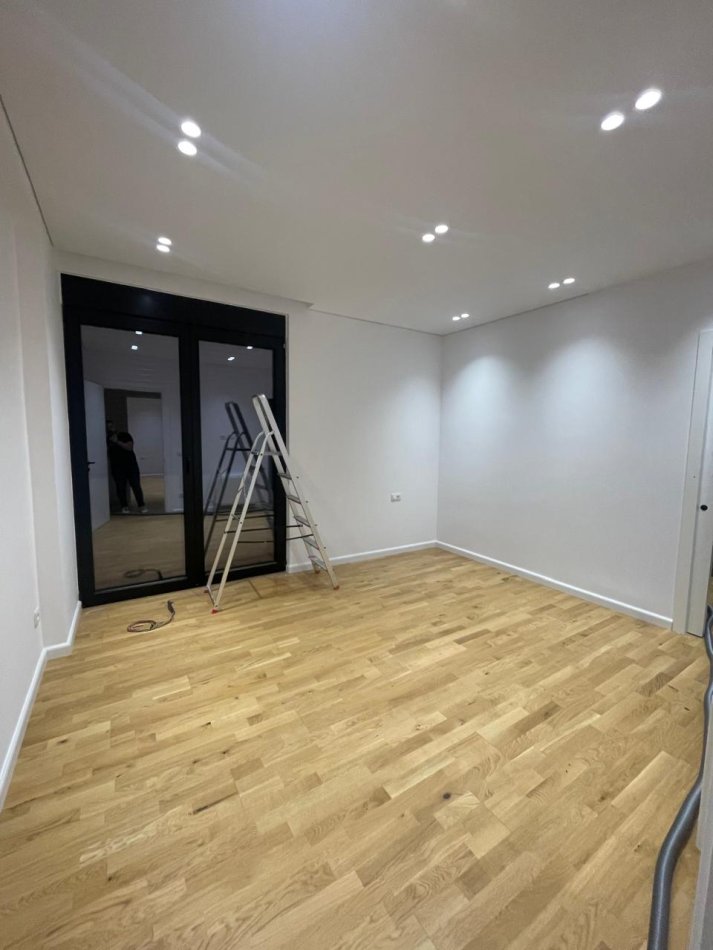 Tirane, jepet me qera Vile 2 Katshe , 280 m² 3.000 € (TEG)