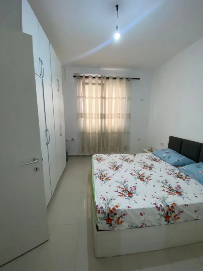 Shqiperi, jepet me qera 1+1 Kati 1, 90 m² 280 € (Rruga Pasho Hysa)