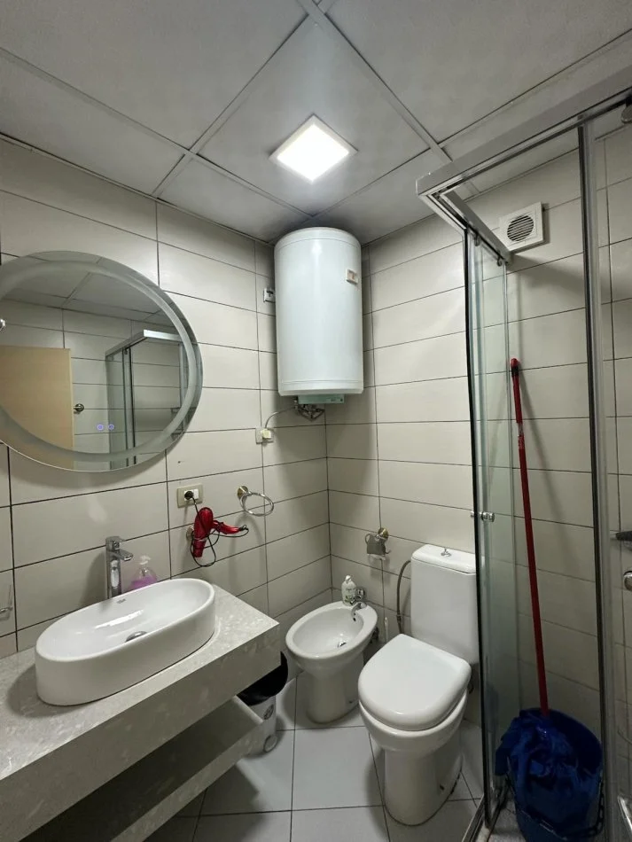 Tirane, jepet me qera apartament 2+1+Ballkon Kati 5, 100 m² 600 € (DON BOSKO)