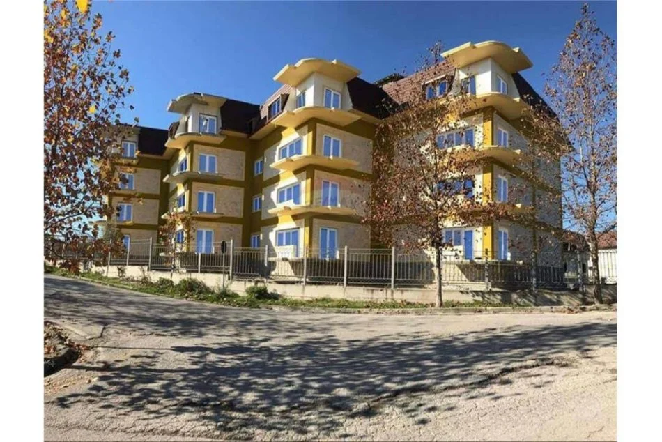 Tirane, shitet 3+1 , 152 m² (Apartament - Për Shitje - Zone Rurale, Shqipëri APARTAMENT 3+1+2 PER SHITJE TE LAKE LAND RESIDENCE)