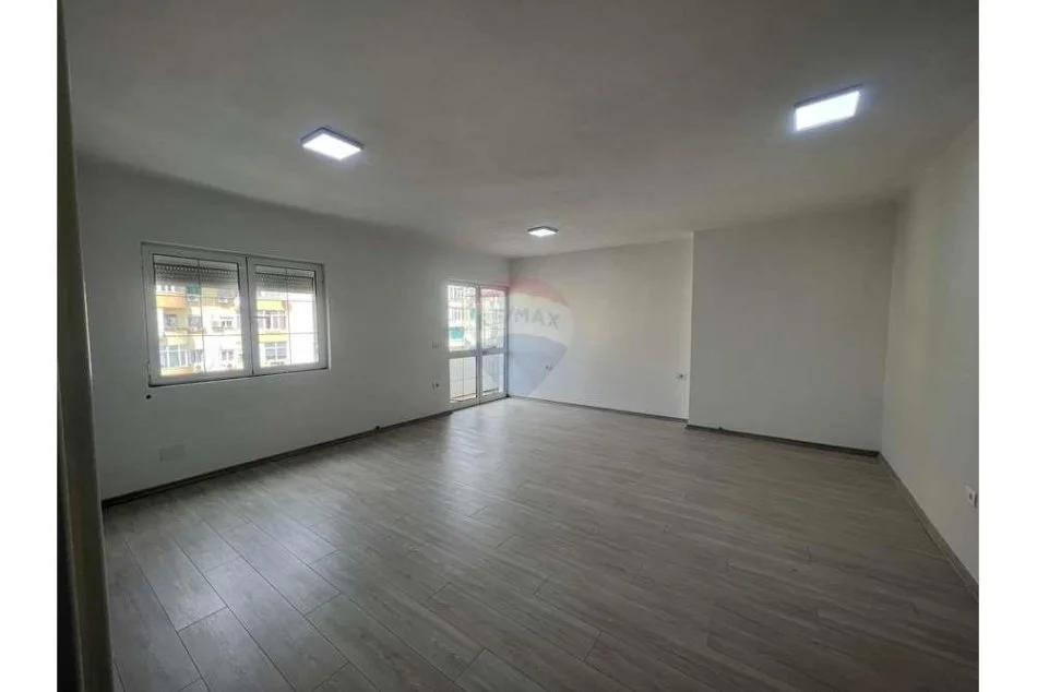jepet me qera , 91 m² 100.000 € (Zyre me qira, Sheshi Willson)